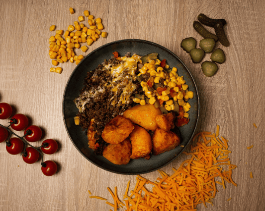 Cheeseburger Bowl mit Rinderfaschiertem und Ofenkartoffeln