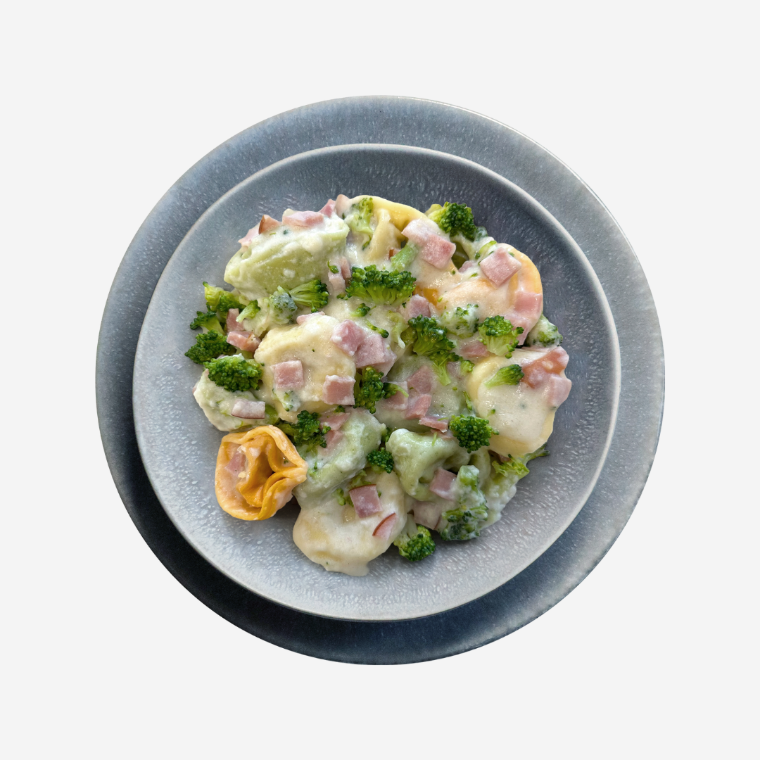 Cremige Ofen-Tortellini mit Rindfleischfüllung und Speck